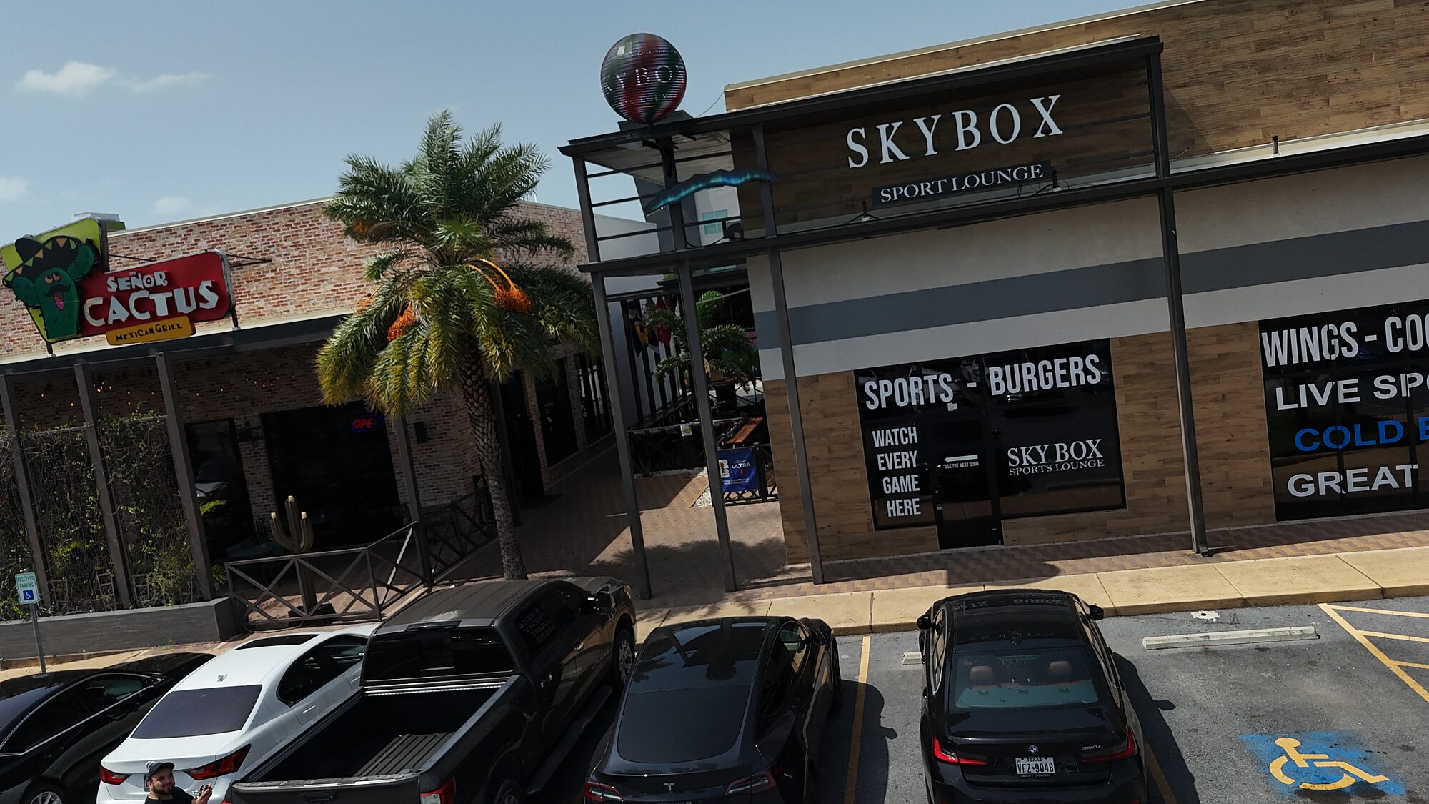 SKYBOX Sports Lounge exterior, Edinburg TX